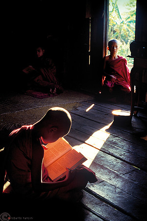 Monastero Shwe Yaunghwe Kyaung - Luce divina