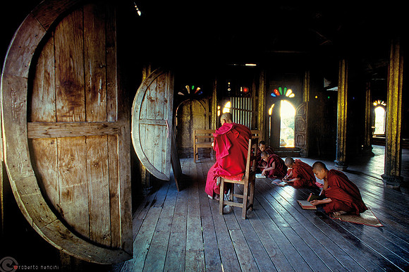 Monastero Shwe Yaunghwe Kyaung - scuola per giovani monaci