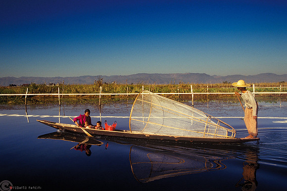Lago Inle - Famiglia al rientro dopo il mercato
