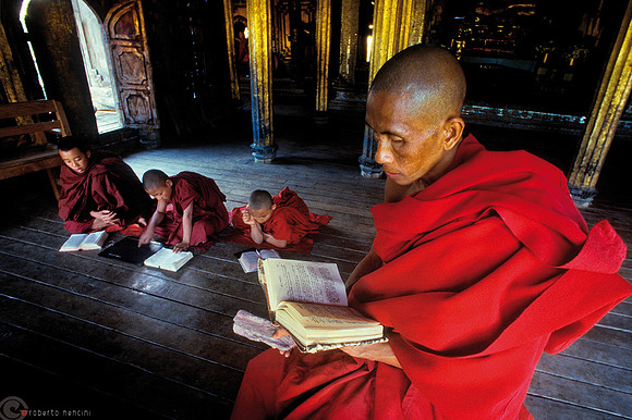 Monastero Shwe Yaunghwe Kyaung - scuola per giovani monaci
