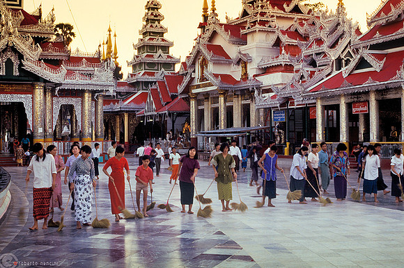 Yangon - La pagoda di Shwedagon