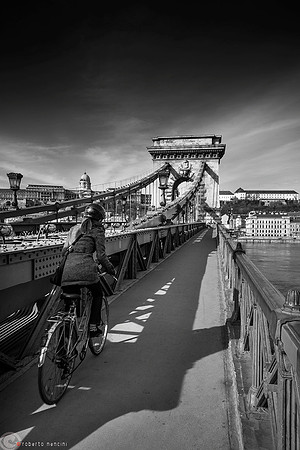 Sul Ponte delle Catene