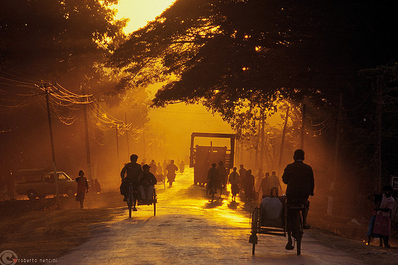 Bagan - On the road