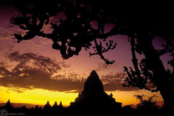 Bagan - Ultime sfumature del giorno